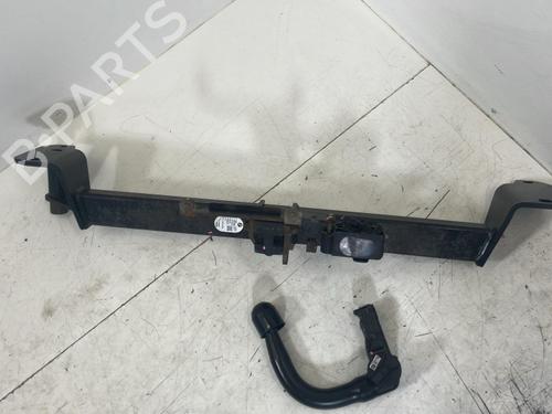 Used Tow ball/Mechanism Tow ball/Mechanism BMW X1 (F48) sDrive 18 i (140 hp) 40445939 40445939
