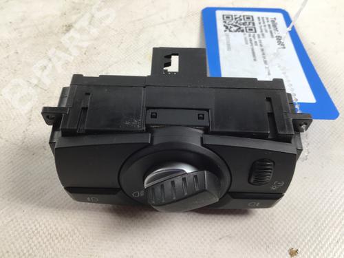 Used Headlight switch BMW 5 Touring (E61) 535 d (286 hp) 8153414
