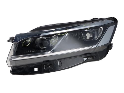 Used Left headlight VW TOUAREG (CR7, RC8) 3.0 TDI 4motion (286 hp) 29607334
