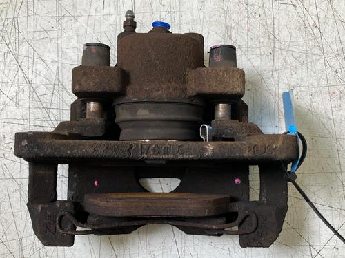 Used Left front brake caliper Left front brake caliper TOYOTA YARIS (_P13_) 1.5 (NCP131_, NCP131R) (109 hp) 39928782 39928782