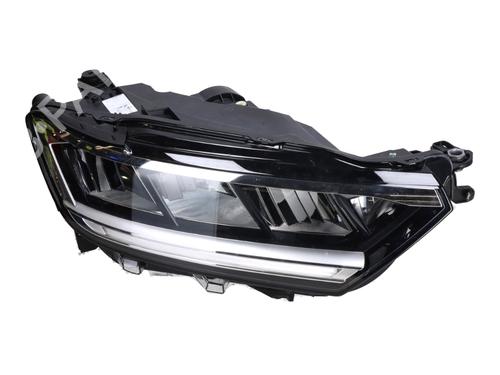 Used Right headlight VW T-ROC (A11, D11) 1.0 TSI (116 hp) 29406184