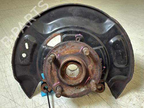 Used Right front steering knuckle Right front steering knuckle TOYOTA YARIS (_P13_) 1.5 (NCP131_, NCP131R) (109 hp) 39928780 39928780