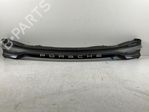 Used Rear center light Rear center light PORSCHE MACAN (95B) 2.0 (245 hp) 36381538 36381538