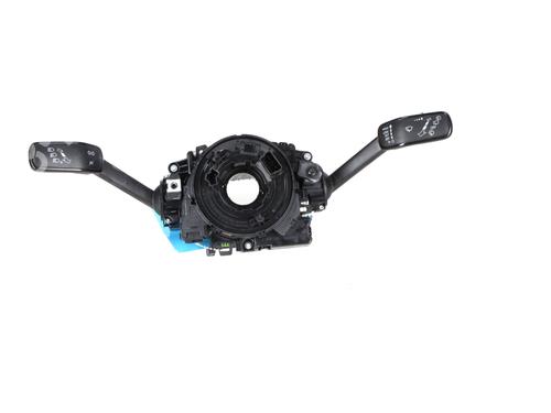 switch-vw-golf-viii-cd1-da1-2019-34165395 main image