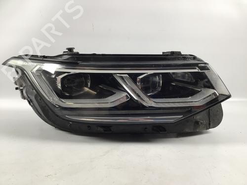 Used Right headlight Right headlight VW TIGUAN (AD1, AX1) 1.5 TSI (150 hp) 33304086 33304086