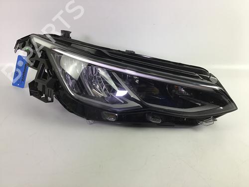 Used Right headlight Right headlight VW GOLF VIII (CD1, DA1) 1.0 TSI (90 hp) 33301911 33301911