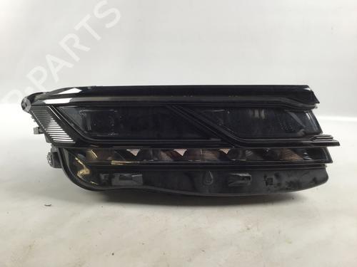 Used Right headlight Right headlight VW TOUAREG (CR7, RC8) 3.0 TDI 4motion (286 hp) 33304100 33304100