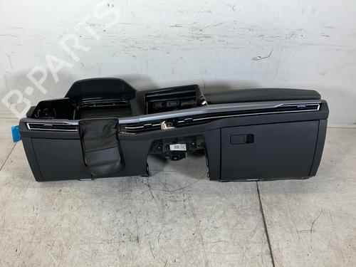 dashboard-vw-golf-viii-cd1-da1-2019-34165378 main image