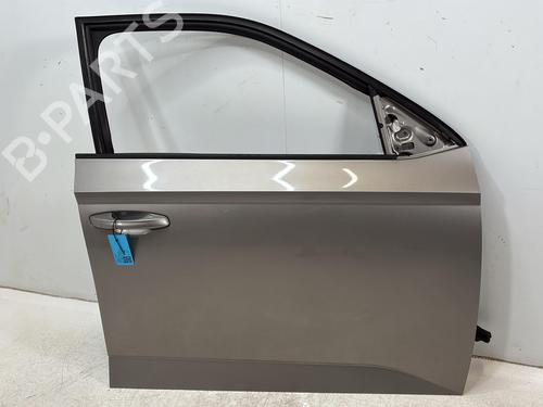 Used Right front door Right front door 38412196 38412196