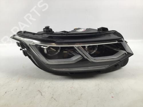 Used Right headlight Right headlight VW TIGUAN (AD1, AX1) 2.0 TSI 4motion (245 hp) 33304101 33304101