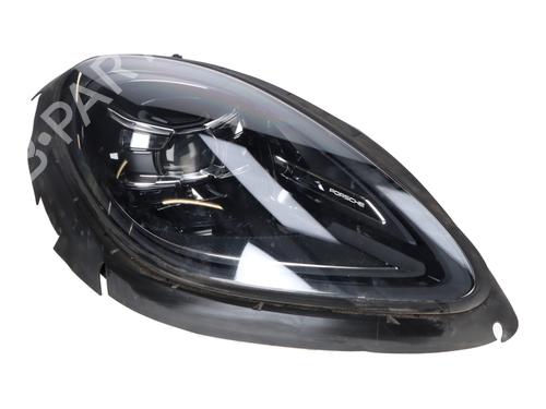 right-headlight-porsche-macan-95b-2014-39922259 main image