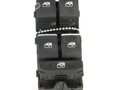 switch-vw-golf-viii-cd1-da1-2019-32476312 main image