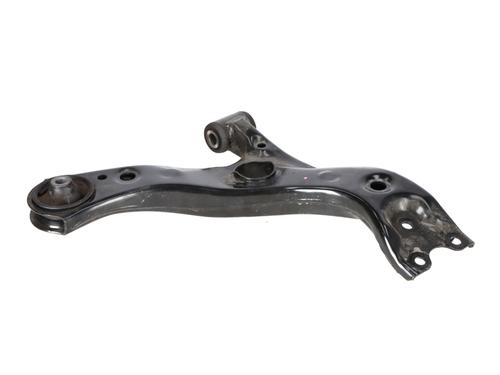Used Right front suspension arm Right front suspension arm TOYOTA C-HR (_X1_) 1.8 Hybrid (ZYX10_, ZYX11_) (98 hp) 33545807 33545807