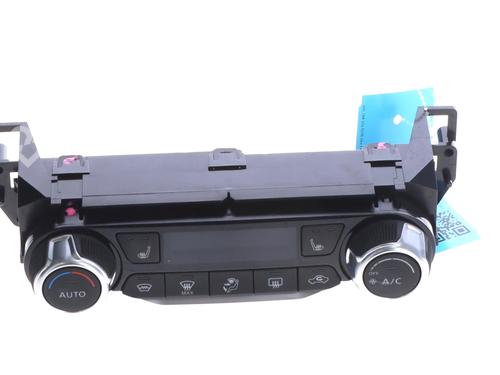 climate-control-nissan-juke-f16_-2019-40043585 main image