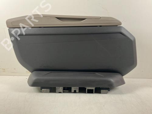 Used Cup/Object holder Cup/Object holder VW MULTIVAN T7 (STM, STN) 2.0 TDI (150 hp) 33985387 33985387