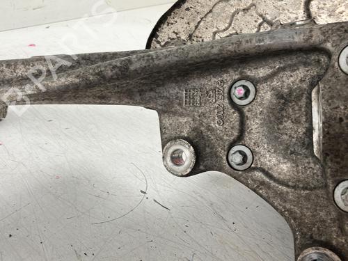 Used Left front steering knuckle Left front steering knuckle MERCEDES-BENZ C-CLASS (W205) C 200 (205.042) (184 hp) 40259055 40259055