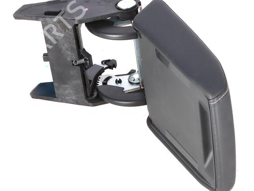 Armrest / Center console VW GOLF VIII (CD1, DA1) 1.5 TSI | BP37422225I20 - Image 2