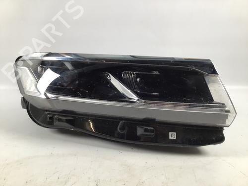 Used Right headlight VW TOUAREG (CR7, RC8) 3.0 TDI 4motion (286 hp) 33218620