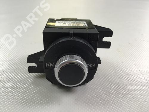 Used Switch AUDI Q2 (GAB, GAG) 1.4 TFSI (150 hp) 4704513