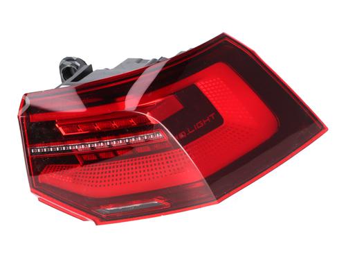 Used Right taillight VW GOLF VIII (CD1, DA1) 1.0 TSI (90 hp) 32084381