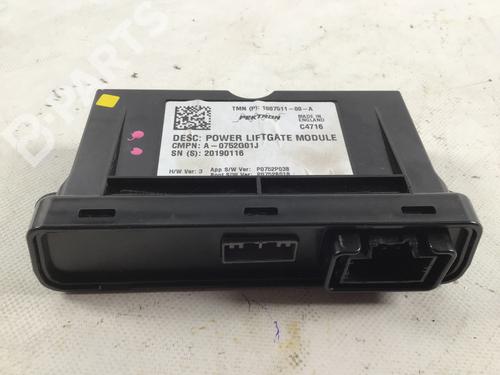 Used Control unit TESLA MODEL S (5YJS) 75D AWD (525 hp) 8272184