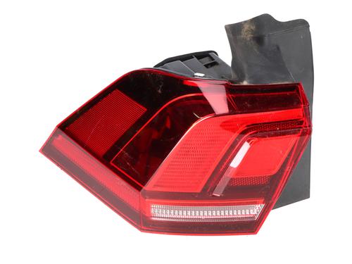 Venstre baglygte VW TIGUAN (AD1, AX1) 1.4 TSI (150 hp) 32084371