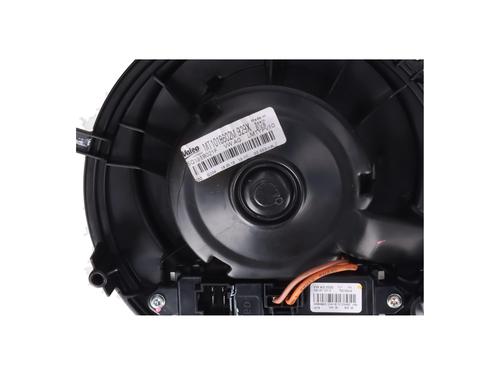 Heater blower motor VW T-ROC (A11, D11) 2.0 TSI 4motion | BP37666902M62 - Image 3