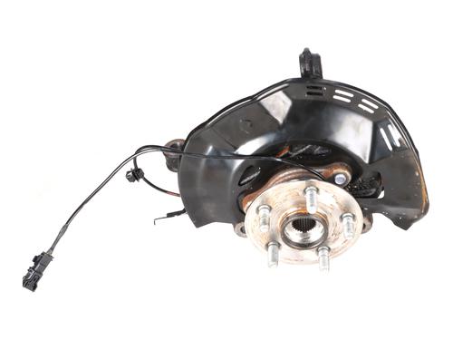 Used Left front steering knuckle Left front steering knuckle TOYOTA YARIS (_P21_, _PA1_, _PH1_) 1.5 Hybrid (MXPH10, MXPH11) (116 hp) 33771303 33771303