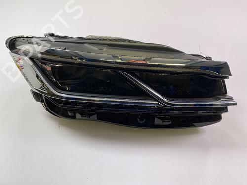 Used Right headlight Right headlight VW TOUAREG (CR7, RC8) 3.0 TDI 4motion (286 hp) 33245204 33245204