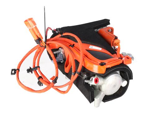 Used AC compressor TESLA MODEL 3 (5YJ3) EV (325 hp) 32472725