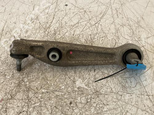 Used Right front suspension arm Right front suspension arm TESLA MODEL Y (5YJY) Long Range All-wheel Drive (514 hp) 39923332 39923332