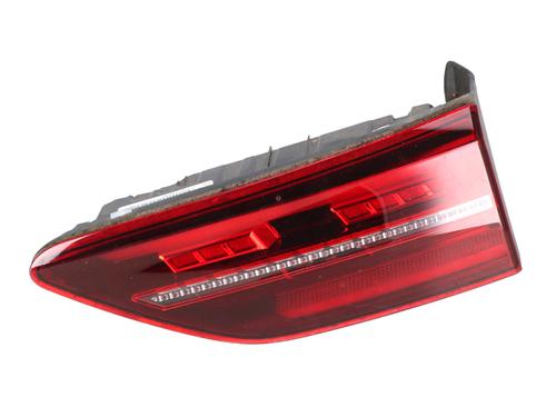 Højre baglygte bagklap VW GOLF VIII (CD1, DA1) 1.5 TSI (150 hp) 32231284