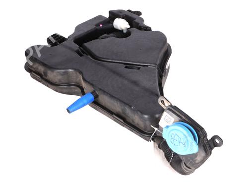 Used Windscreen washer tank Windscreen washer tank BMW 3 Touring (G21, G81) M3 Competition xDrive (510 hp) 39921717 39921717