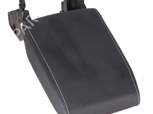 Used Armrest / Center console Armrest / Center console VW GOLF VIII (CD1, DA1) 1.5 TSI (116 hp) 39922054 39922054