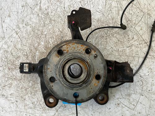 Used Left front steering knuckle Left front steering knuckle MERCEDES-BENZ VITO Van (W447) 110 CDI (447.601, 447.603, 447.605) (102 hp) 39925416 39925416
