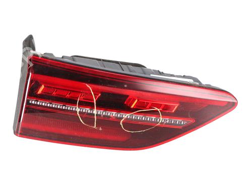 Feu de coffre gauche VW GOLF VIII (CD1, DA1) 1.0 TSI (90 hp) 32084389