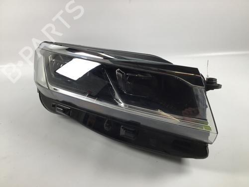 Used Right headlight Right headlight VW TOUAREG (CR7, RC8) 3.0 TDI 4motion (286 hp) 33245194 33245194