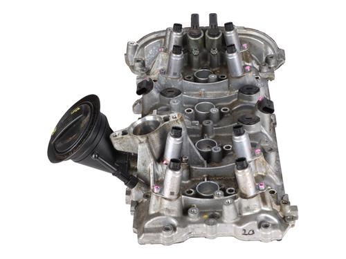 Used Valve cover AUDI A6 C7 Avant (4G5, 4GD) S6 quattro (420 hp) 30748702