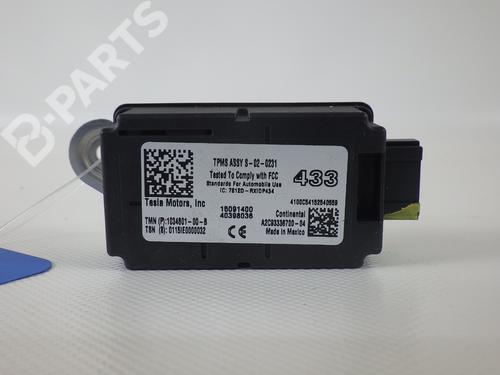 control-unit-tesla-model-s-5yjs-85d-awd-tesla-1034601-00-b-2012-7804272 main image