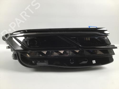 Used Right headlight Right headlight VW TOUAREG (CR7, RC8) 3.0 TDI 4motion (286 hp) 33301914 33301914