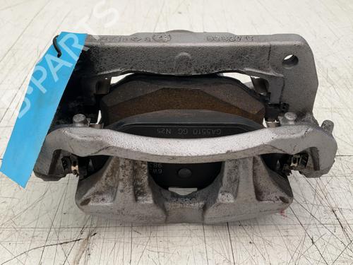 Used Right front brake caliper Right front brake caliper PEUGEOT 3008 II SUV (MC_, MR_, MJ_, M4_) 1.2 Hybrid 136 (MRHPYE) (136 hp) 39928417 39928417