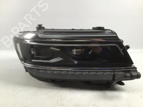 Used Right headlight Right headlight VW TIGUAN ALLSPACE (BW2, BJ2) 2.0 TDI (150 hp) 33304093 33304093