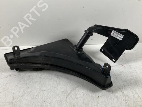 Used Windscreen washer tank Windscreen washer tank PORSCHE MACAN (95B) 2.0 (245 hp) 36378195 36378195