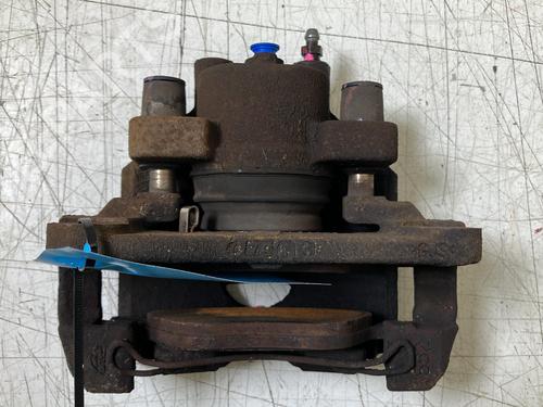 Used Right front brake caliper Right front brake caliper TOYOTA YARIS (_P13_) 1.5 (NCP131_, NCP131R) (109 hp) 39928783 39928783