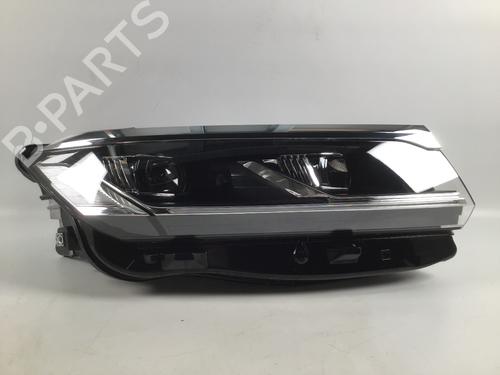 Used Right headlight Right headlight VW TOUAREG (CR7, RC8) 3.0 TDI 4motion (286 hp) 7805870 7805870
