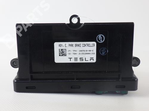 control-unit-tesla-model-s-5yjs-85d-awd-tesla-1007618-00-e-2012-7804270 main image