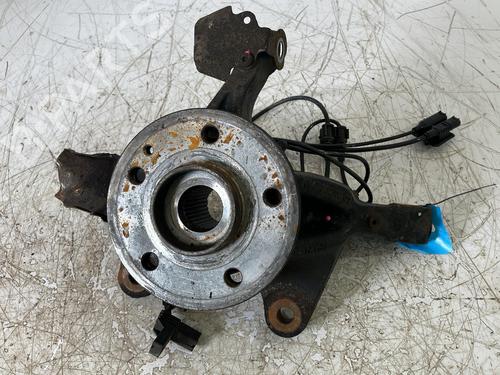Used Right front steering knuckle Right front steering knuckle MERCEDES-BENZ VITO Van (W447) 110 CDI (447.601, 447.603, 447.605) (102 hp) 39925417 39925417