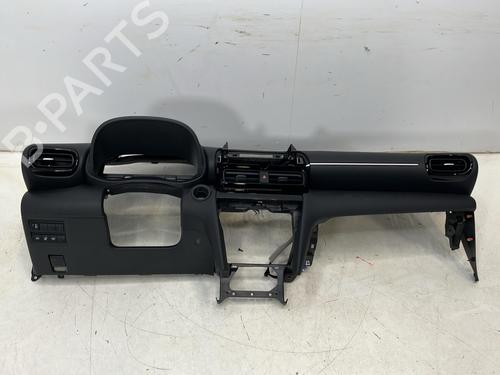 Used Dashboard Dashboard TOYOTA YARIS CROSS (MXP_) 1.5 Hybrid (MXPJ10) (92 hp) 39925340 39925340