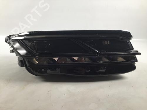 Used Right headlight Right headlight VW TOUAREG (CR7, RC8) 3.0 TDI 4motion (286 hp) 33304099 33304099