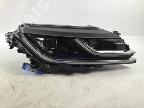 Used Right headlight Right headlight VW ARTEON (3H7, 3H8) 1.5 TSi (150 hp) 33608408 33608408